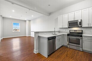 6200 HUDSON Ave in West New York, NJ - Building Photo