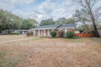 4361 Montclair Cir E in Mobile, AL - Building Photo - Building Photo