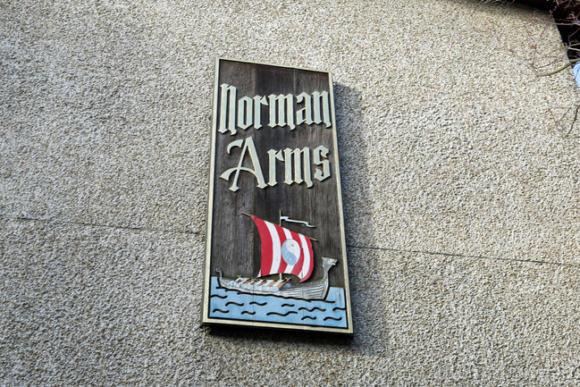 Norman Arms Apartments in Seattle, WA - Building Photo - Building Photo