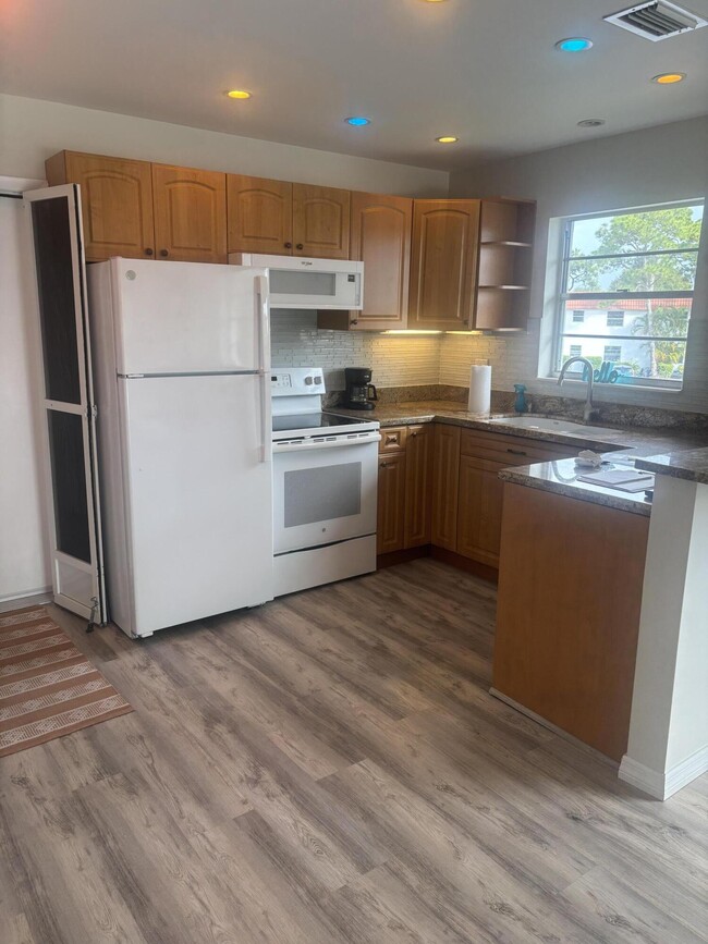 2600 SE Ocean Blvd in Stuart, FL - Building Photo - Building Photo