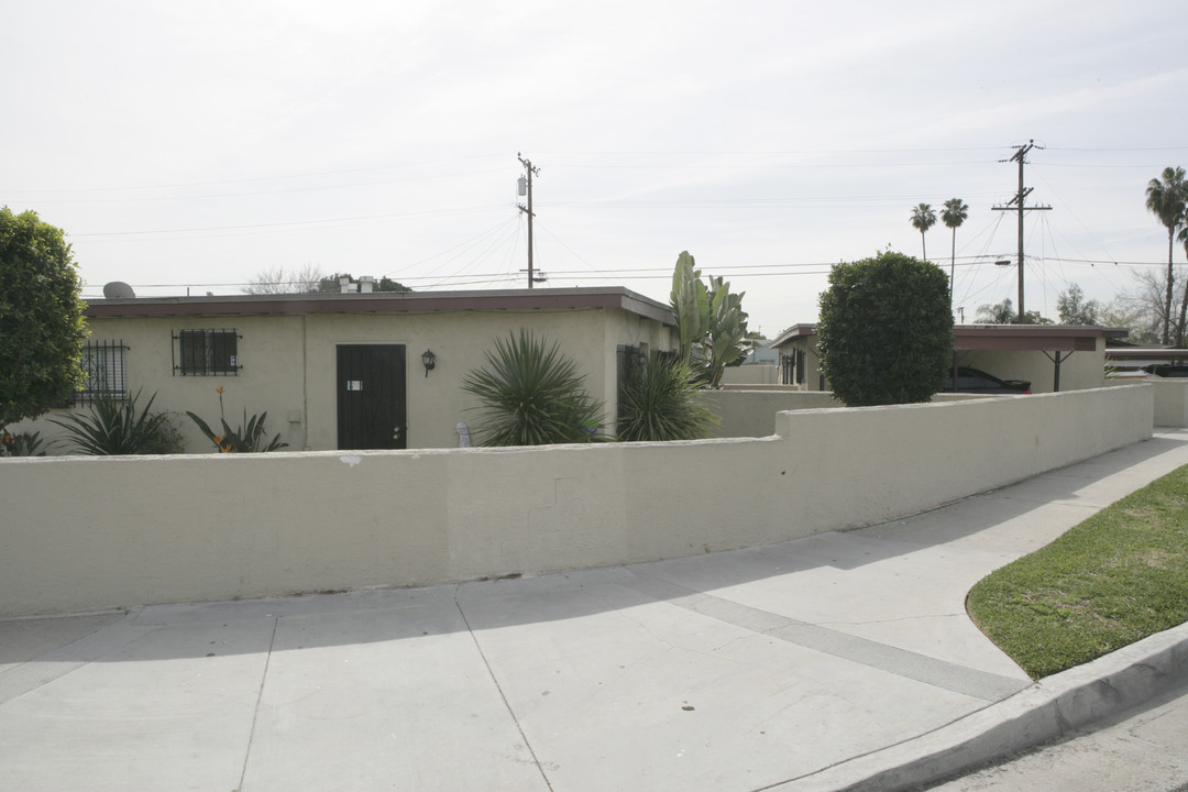 8200-8210 Jaboneria Rd in Bell Gardens, CA - Building Photo