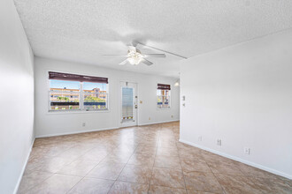 3055 Wolverton C in Boca Raton, FL - Building Photo - Building Photo