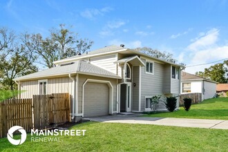 902 Westline Ave in Deltona, FL - Building Photo - Building Photo