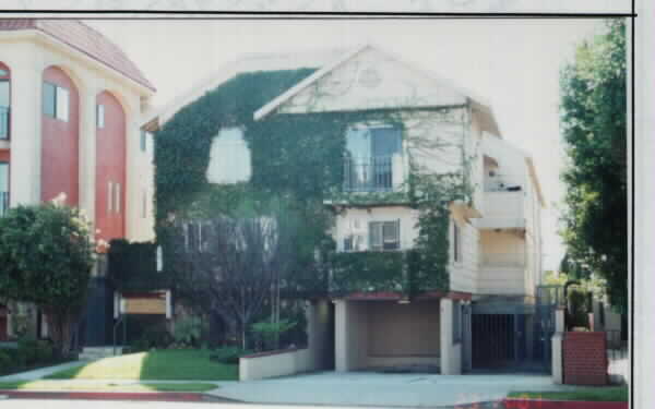 3611 S Centinela Ave in Los Angeles, CA - Building Photo