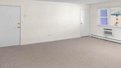 138 Wharfside Dr in Monmouth Beach, NJ - Building Photo - Building Photo