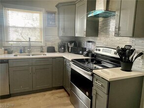 2117 Waterbury Rd in Lakewood, OH - Building Photo - Building Photo