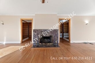 6900 S Jeffery Blvd in Chicago, IL - Building Photo - Building Photo