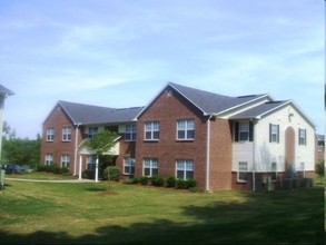 Riverbrook Luxury Apartments in Brownsville, TN - Building Photo - Building Photo