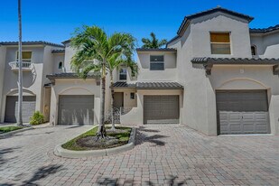 1900 Oceanwalk Ln in Pompano Beach, FL - Building Photo