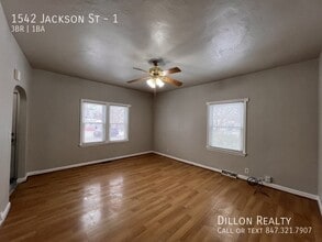 1542 Jackson St in North Chicago, IL - Building Photo - Building Photo