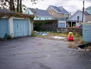 122 Lincoln Ave in Central Falls, RI - Building Photo - Building Photo