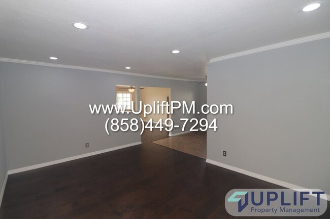 616 Meadowbrook Dr in San Diego, CA - Building Photo - Building Photo