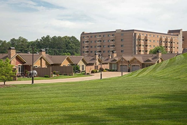 Garden Plaza at Cleveland in Cleveland, TN - Building Photo - Building Photo