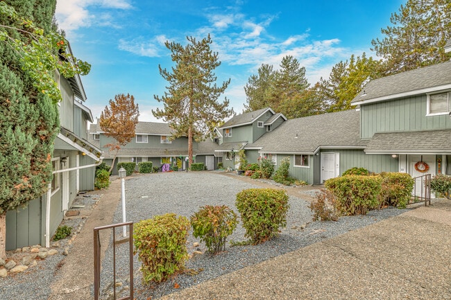 Townhouse Garden Apartments in Grants Pass, OR - Foto de edificio - Building Photo