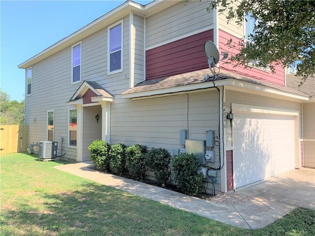 2402 Allred Dr in Austin, TX - Foto de edificio - Building Photo