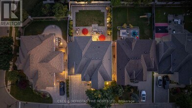 11 Beauvista Ct in Vaughan, ON - Building Photo - Building Photo