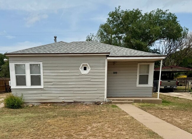 property at 1516 27th St