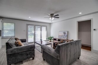 702 Ridgedale Dr in Garland, TX - Building Photo - Building Photo