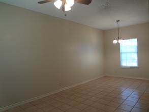 1001 E Travis St-Unit -1 in Laredo, TX - Building Photo - Building Photo