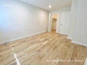 400 S Berendo St, Unit 207 in Los Angeles, CA - Building Photo - Building Photo