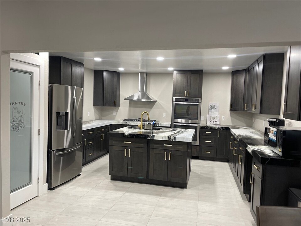 2528 Tournament St in Las Vegas, NV - Building Photo