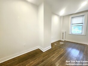 207 Park Dr, Unit 1 in Boston, MA - Building Photo - Building Photo