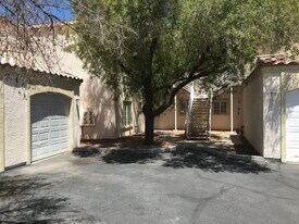 1900 N Torrey Pines Dr in Las Vegas, NV - Building Photo