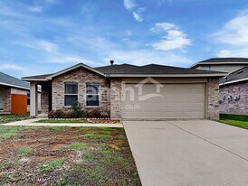 8724 Hunters Creek Dr in Fort Worth, TX - Building Photo