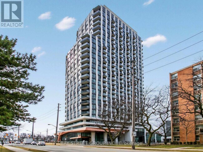 60 Central Park Roadway in Toronto, ON - Building Photo - Building Photo