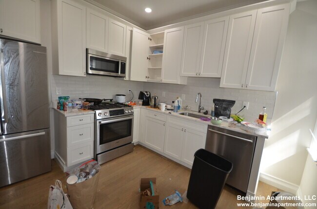 15 Mount Hood Rd, Unit 6 in Boston, MA - Building Photo - Building Photo