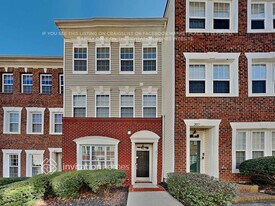 2011 Kegsworth Dr in Charlotte, NC - Building Photo