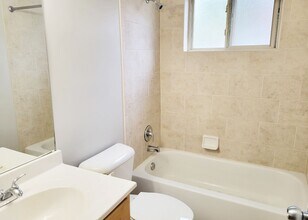 563 Lowell Ave in Cincinnati, OH - Building Photo - Building Photo