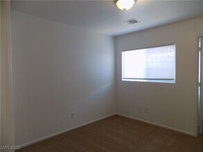 1935 Joyful St in Las Vegas, NV - Building Photo - Building Photo