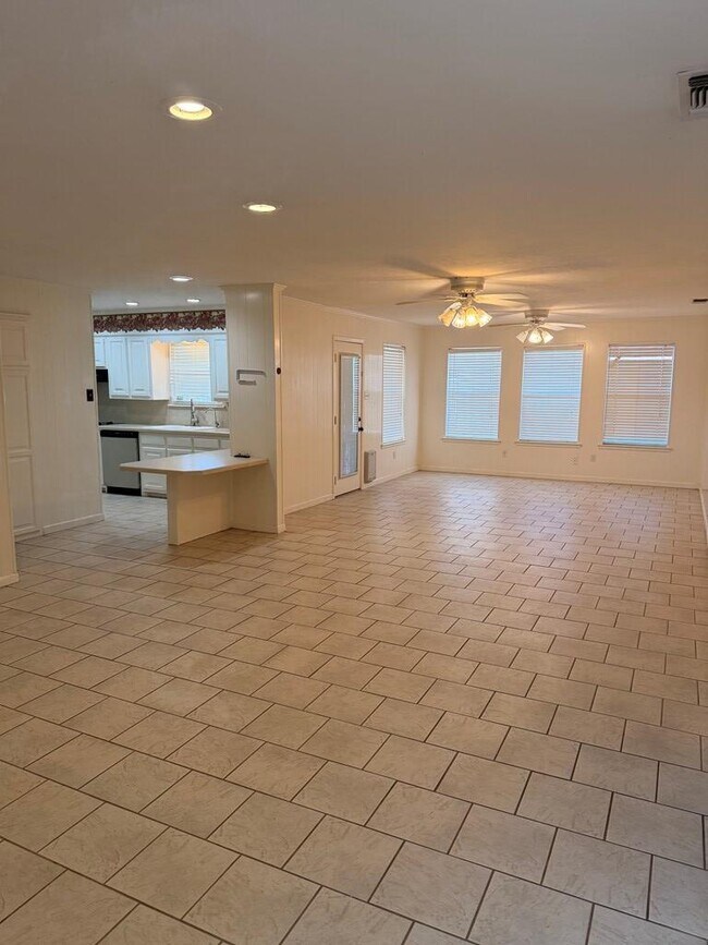 1617 E 49th St in Odessa, TX - Building Photo - Building Photo