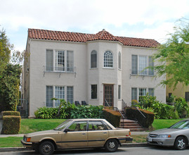 152 S Crescent Dr in Beverly Hills, CA - Building Photo - Building Photo