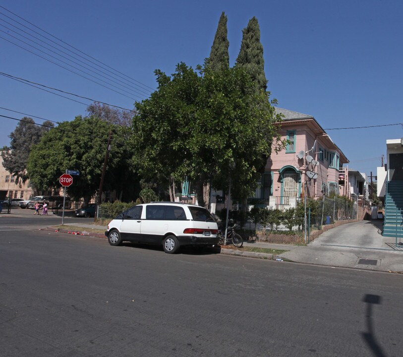 1867-1869 W 11th Pl in Los Angeles, CA - Building Photo