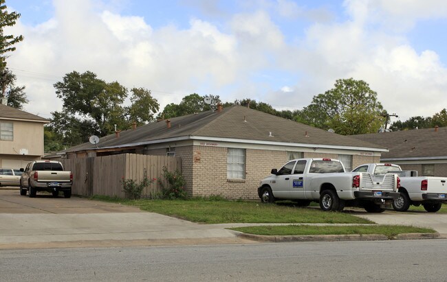 6010-6022 Dashwood Dr in Houston, TX - Building Photo - Building Photo