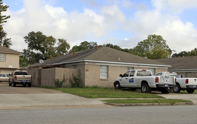 6010-6022 Dashwood Dr in Houston, TX - Foto de edificio - Building Photo