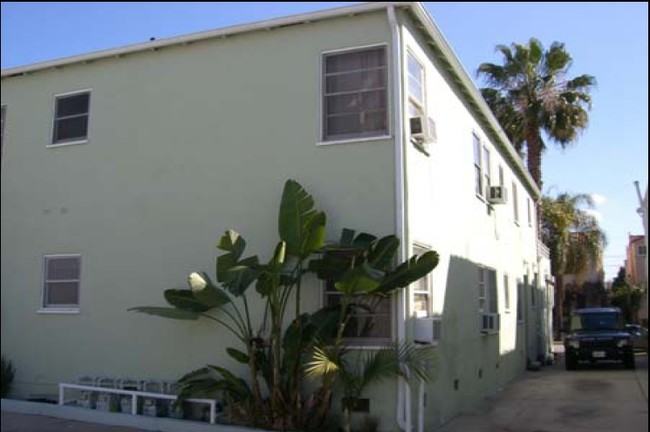 409 N Gardner St in Los Angeles, CA - Building Photo - Building Photo