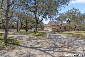 10808 Dedeke Dr in New Braunfels, TX - Building Photo - Building Photo