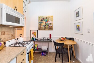 649 W Wrightwood Ave, Unit 3F in Chicago, IL - Foto de edificio - Building Photo