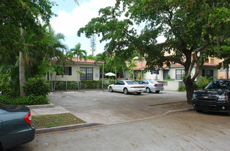 220 Antilla Ave in Coral Gables, FL - Building Photo - Building Photo