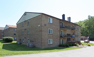 Shayler Brook Apartments in Batavia, OH - Building Photo - Building Photo