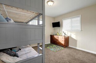 2081 Wakefield Way in Sacramento, CA - Building Photo