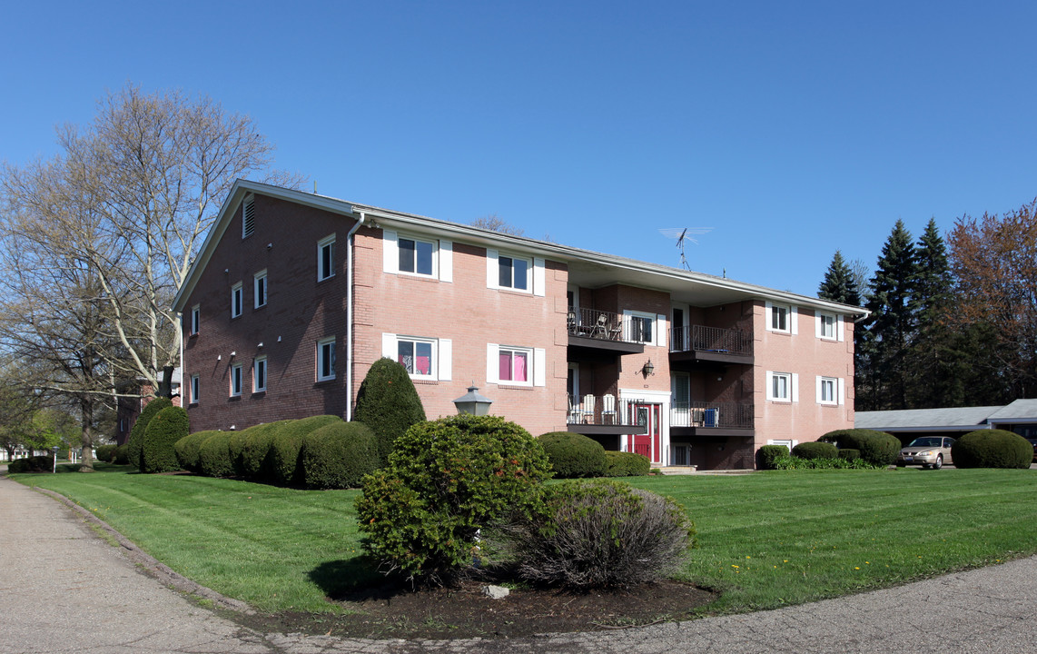 Englewood Manor in Canton, OH - Foto de edificio