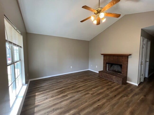 3428 Laurelwood Dr in Horn Lake, MS - Building Photo - Building Photo