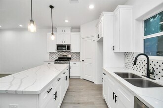 8406 Parnell St in Houston, TX - Building Photo - Building Photo