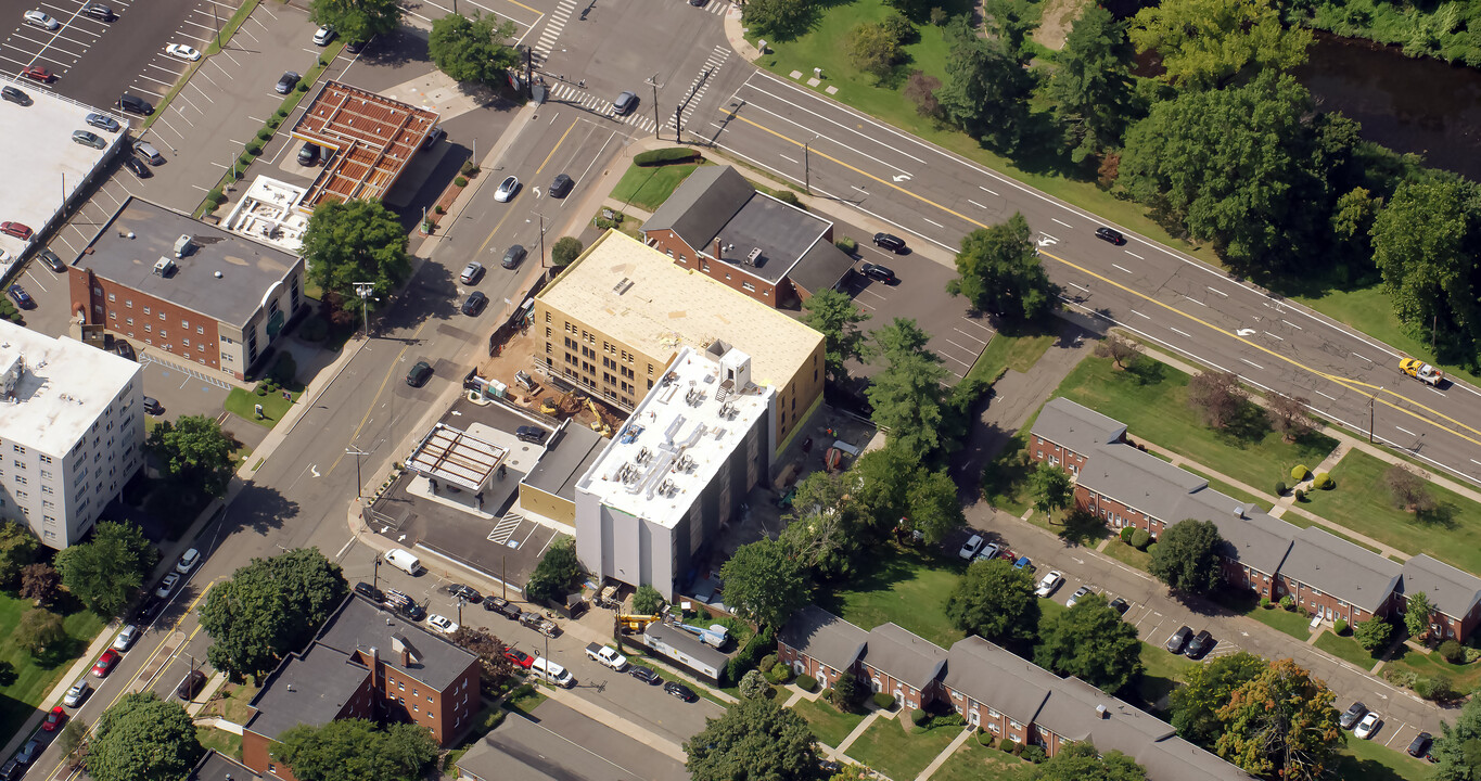 The Camelot in West Hartford, CT - Building Photo