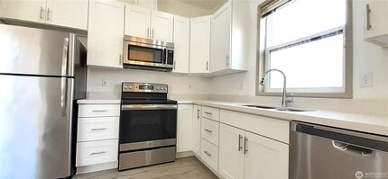 5501 Wilson Ave S in Seattle, WA - Building Photo - Building Photo