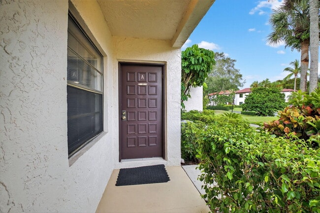 7979 Eastlake Dr in Boca Raton, FL - Building Photo - Building Photo